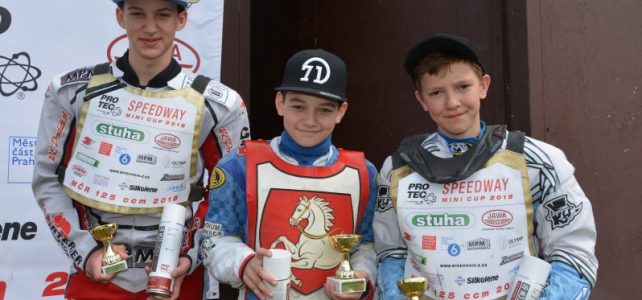 Jan Jeníček vyhrál druhý závod MČR jezdců ve třídě do 125 ccm