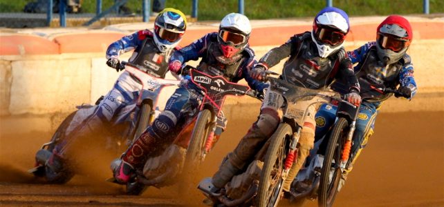 Dánská dominance a dramatický boj o postup. Češi sahali po senzaci až do poslední jízdy